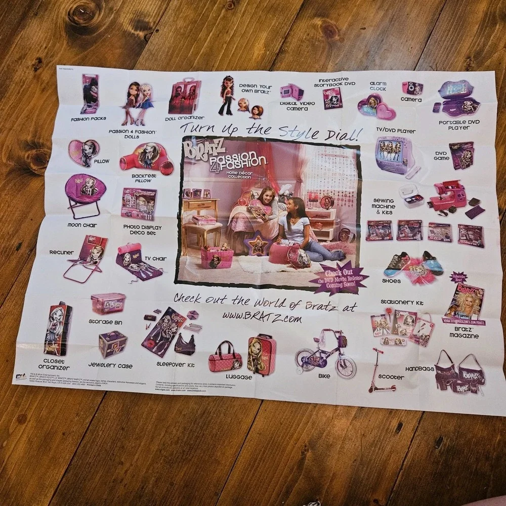 Bratz Passion 4 Fashion Runway Board Game Complete 2005 MGA 3 Dolls CD Poster
